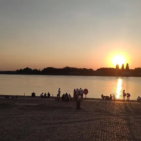 דירה Stunning Riverview *