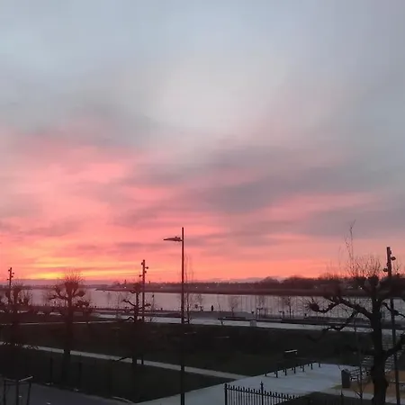 Stunning Riverview *