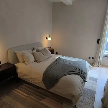Stunning Riverview *